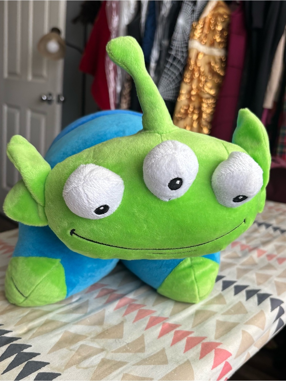 Alien pillow pet